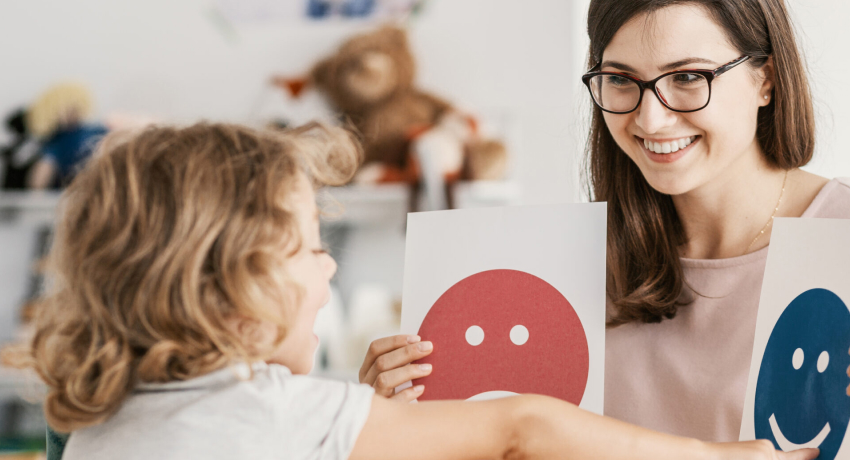 An image of Montessori philosophy: The way to make children educate themselves